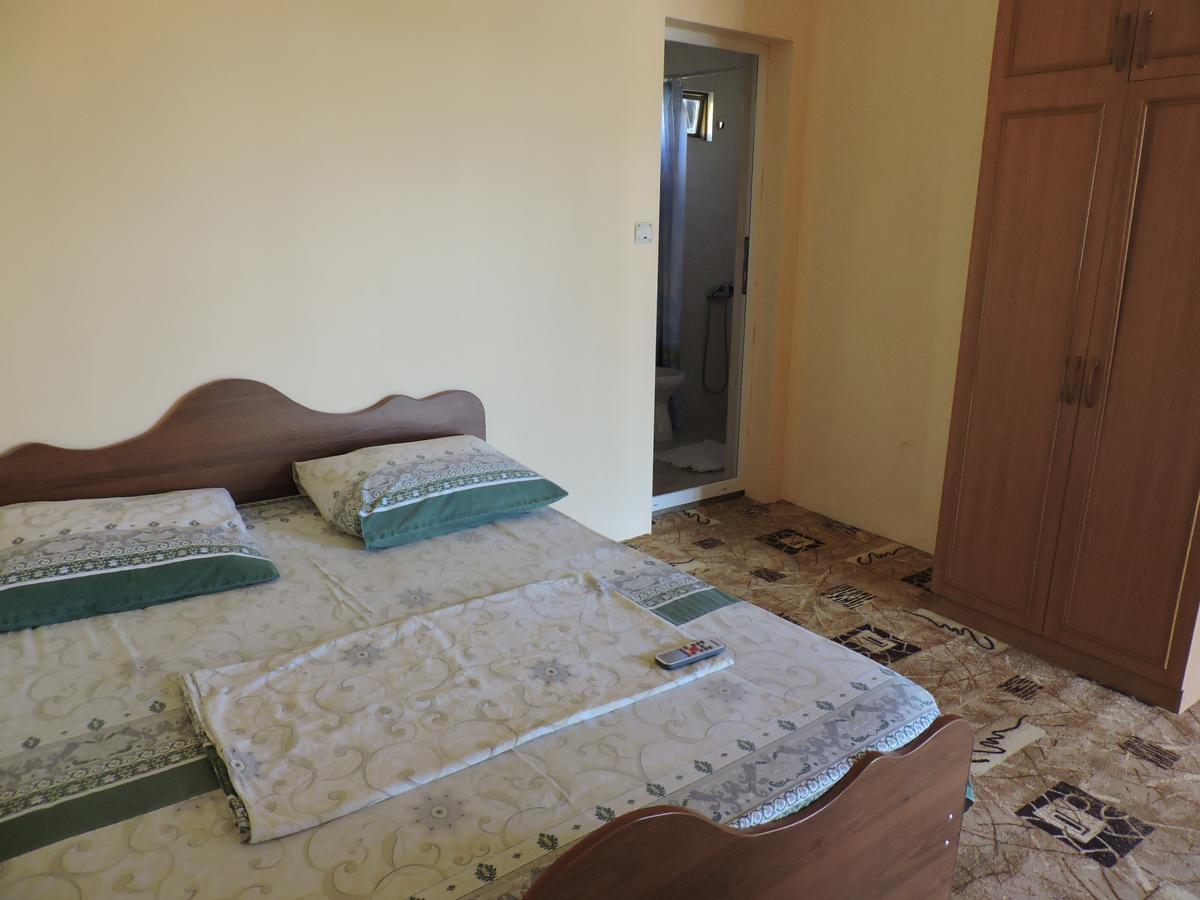 Guesthouse U Moti New Athos Buitenkant foto