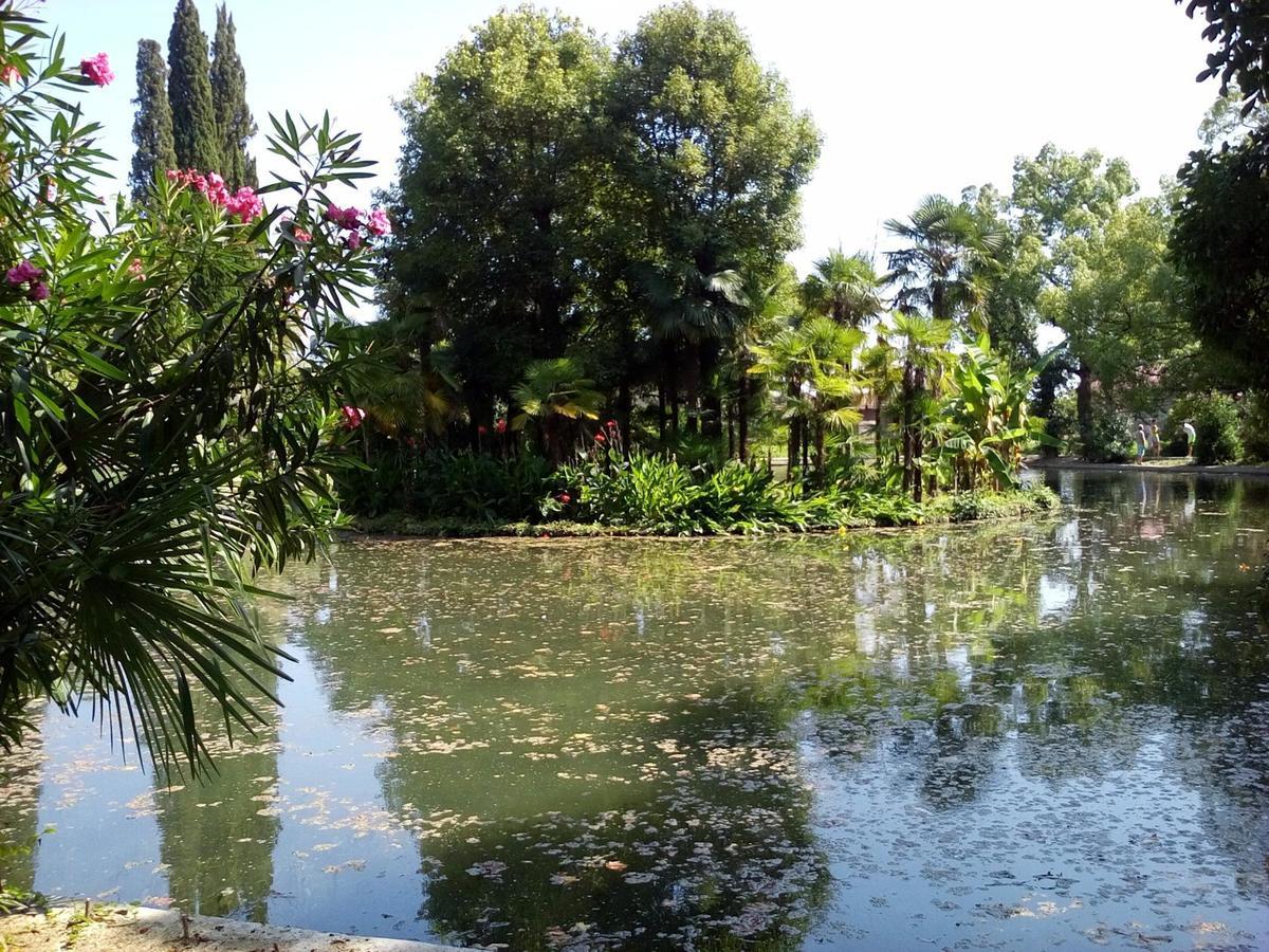Guesthouse U Moti New Athos Buitenkant foto